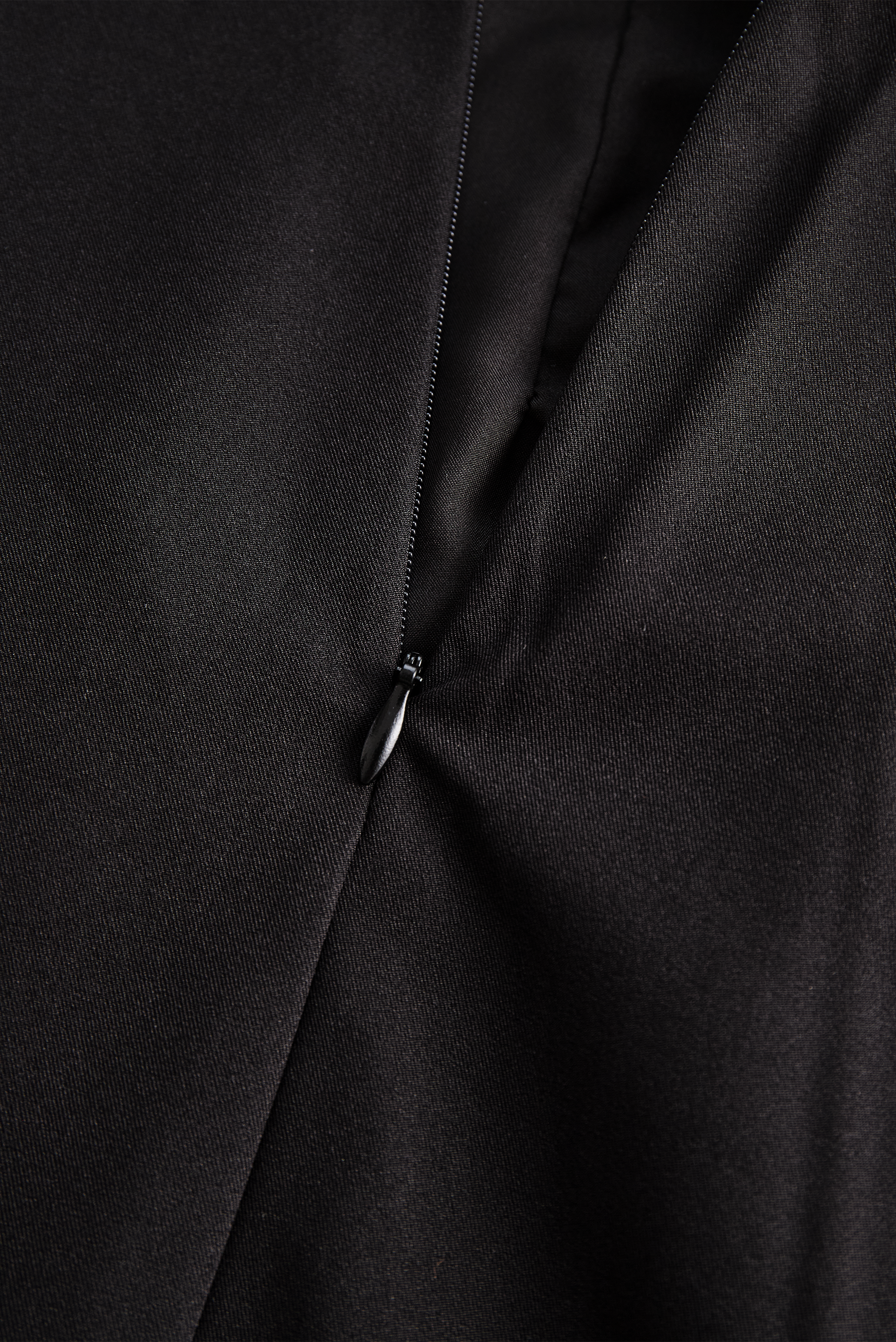 Chic White Button-Up Blouse And Black Pencil Skirt Set