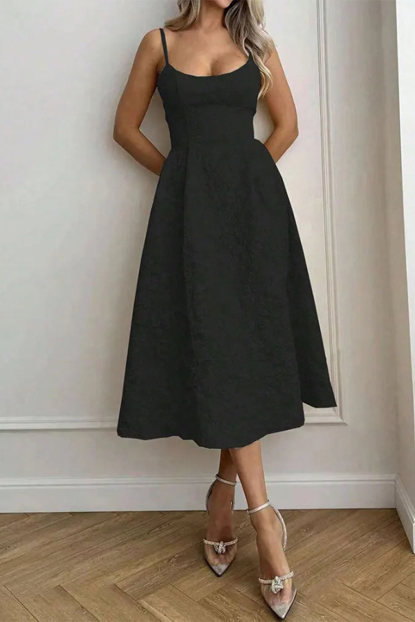 Chic Halter Neck Keyhole Maxi Dresses