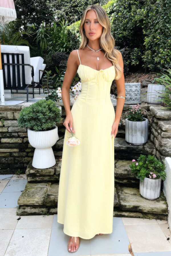 Elegant Flowing Silhouette Maxi Dress