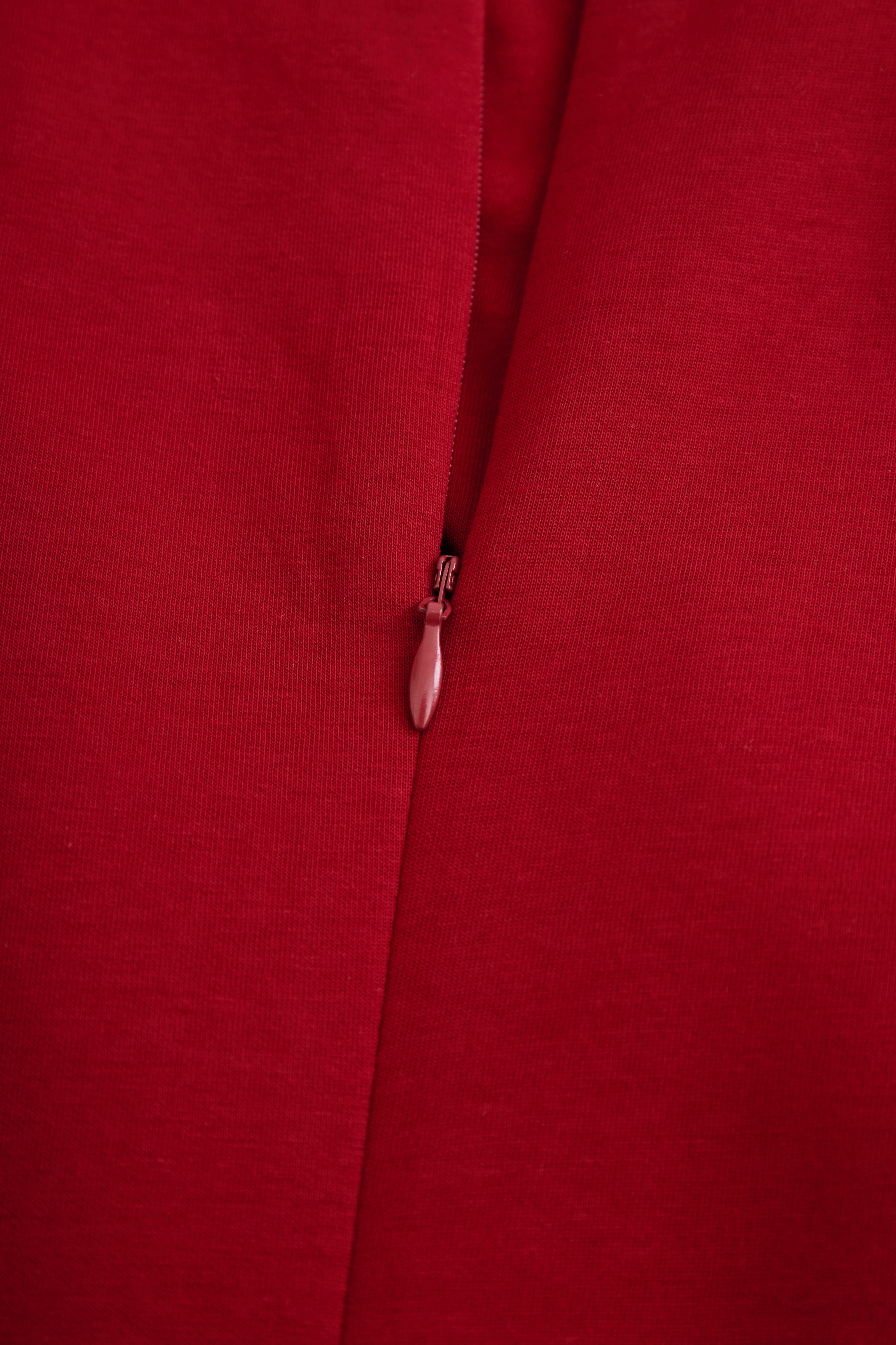 Sophisticated Burgundy Sleeveless Midi Dress with Asymmetrical Button