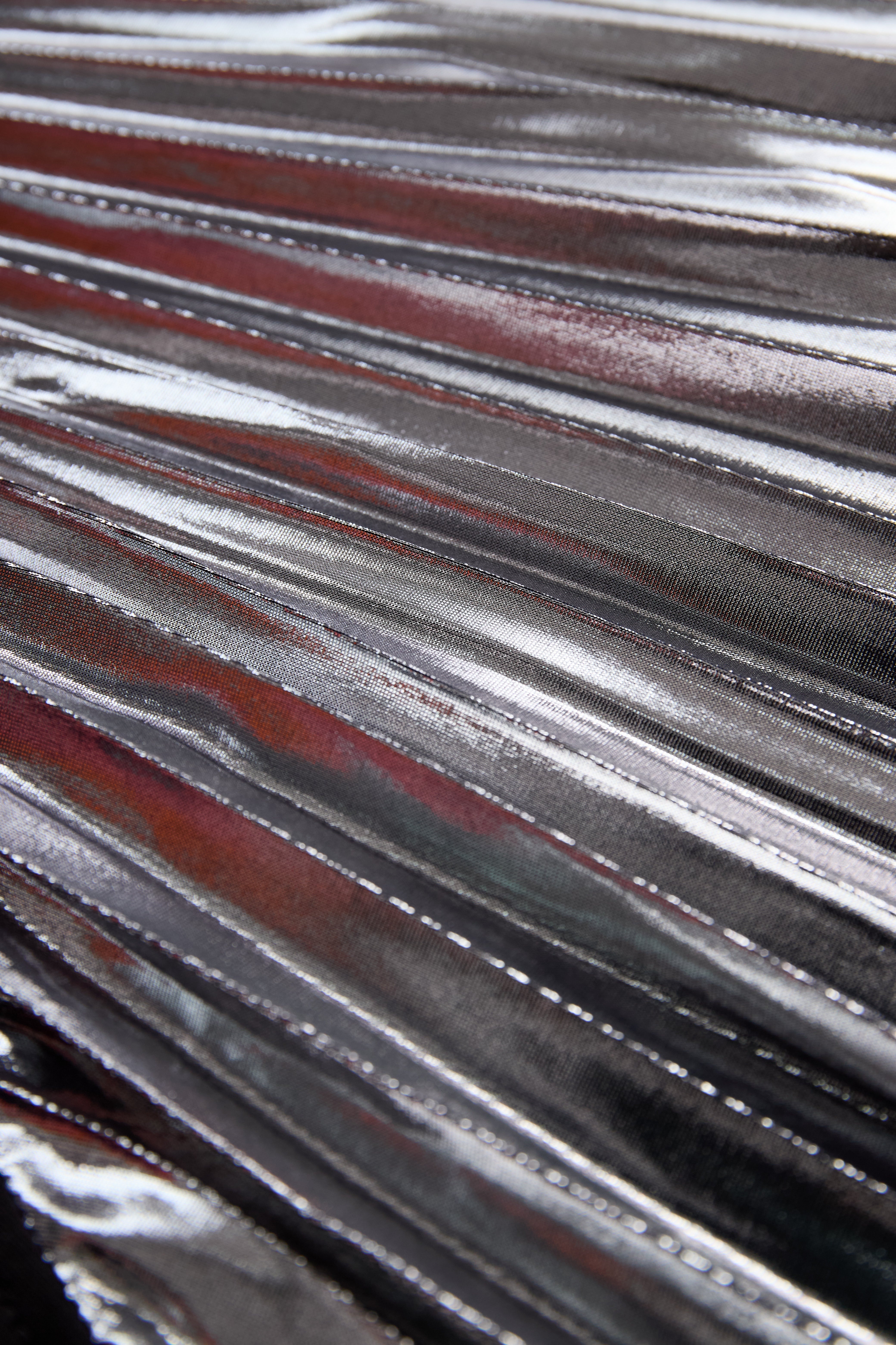 Stylish Plain One-Shoulder Gown with Metallic Pleated