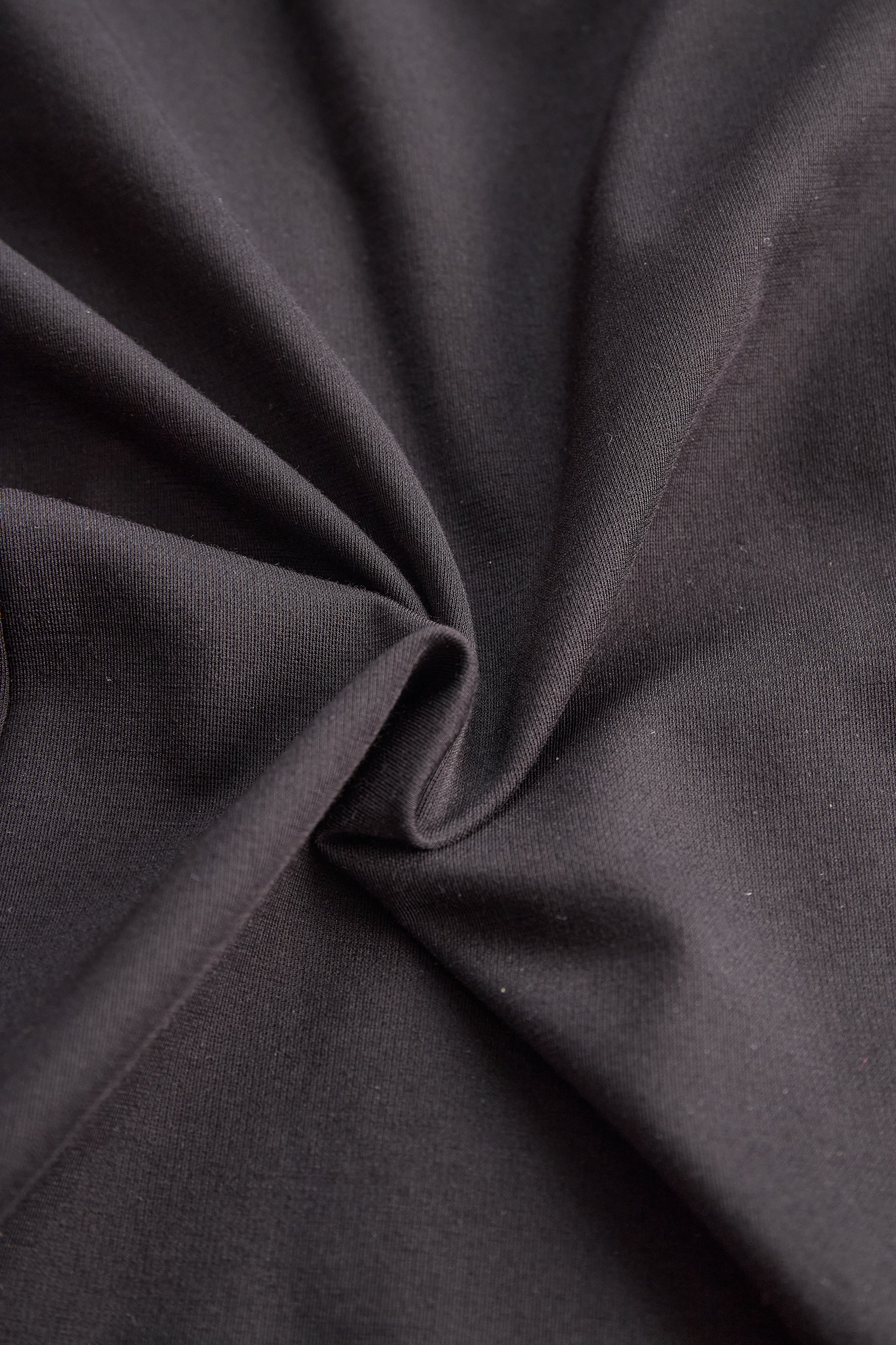 Stylish Plain One-Shoulder Gown with Metallic Pleated